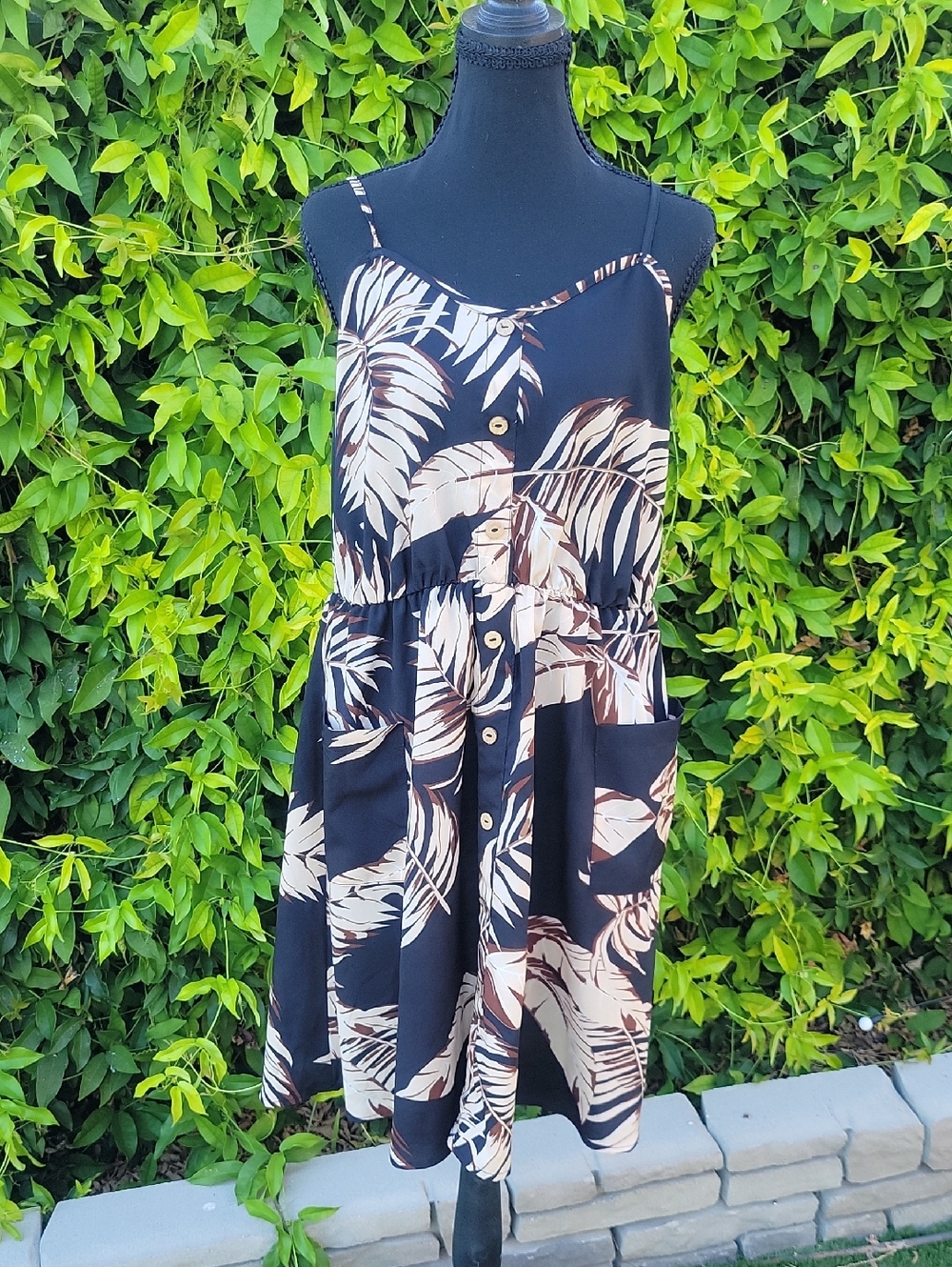 Black and Tan Leaf Print Tropical Dress
